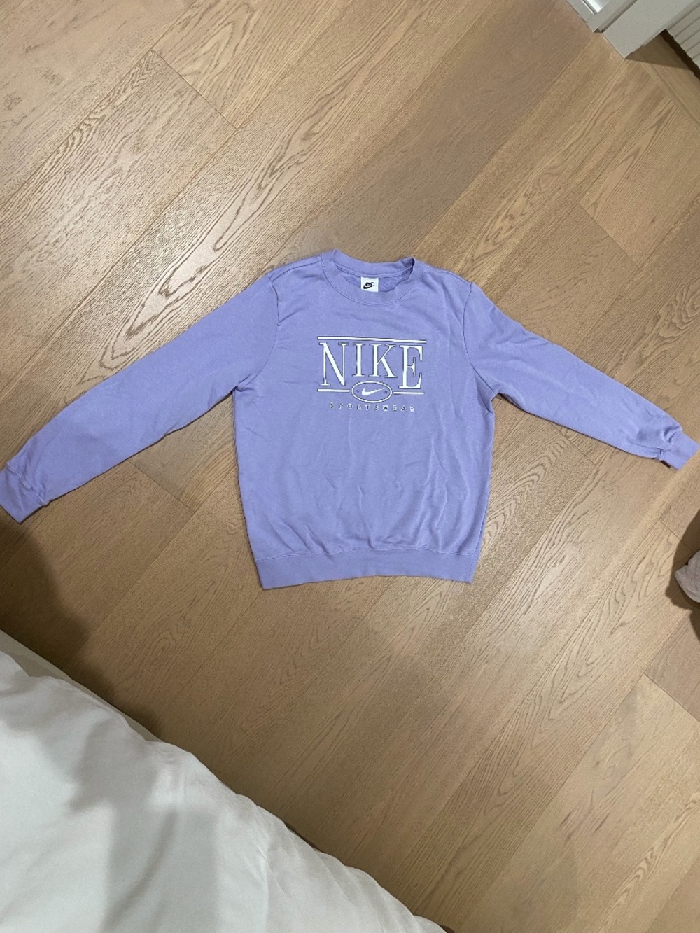 Nike- Vintage Nike Sportswear Crewneck